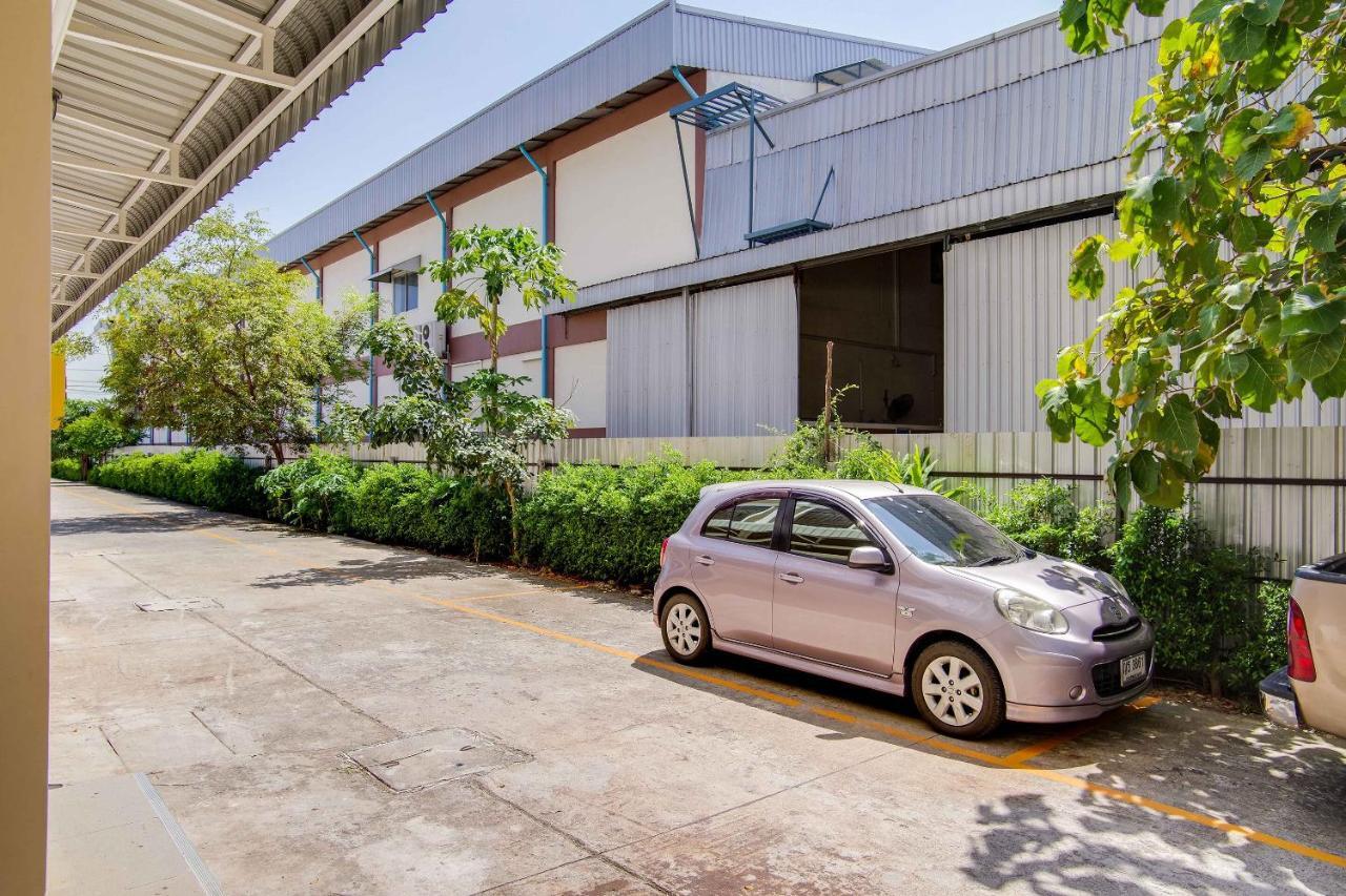 Wises Hotel Ban Bang Phra Екстериор снимка